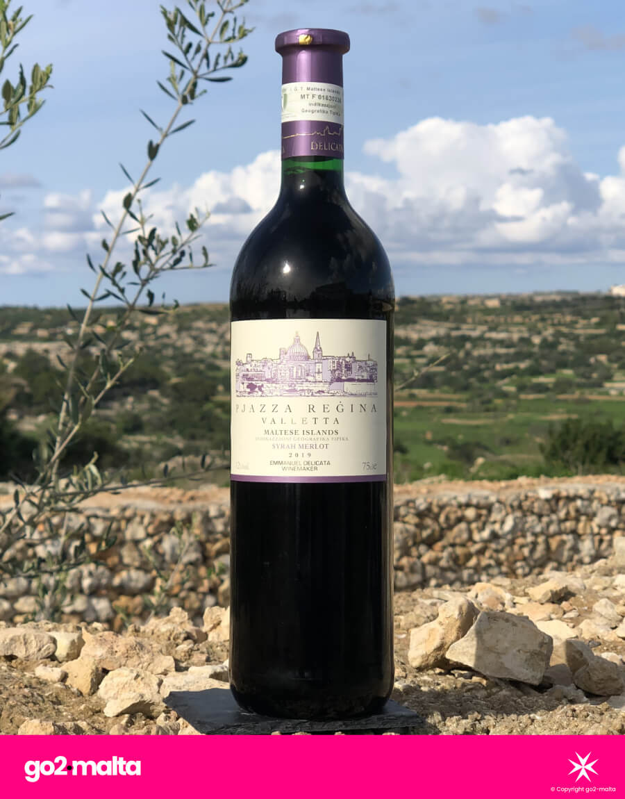 Pjazza Regina Rotwein